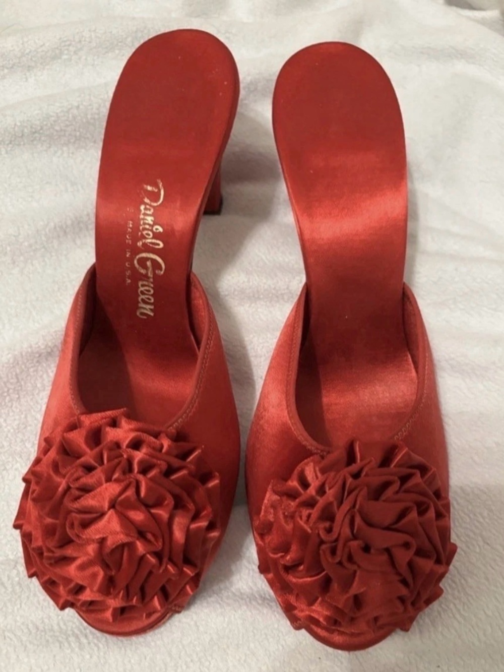 Vintage Daniel Green Rosette Red Satin Mule Heels -see Measurements 8/9